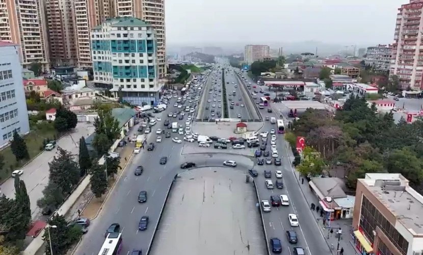 Bu yolda avtobus zolağı ləğv edildi Bu yolda avtobus zolağı ləğv edildi