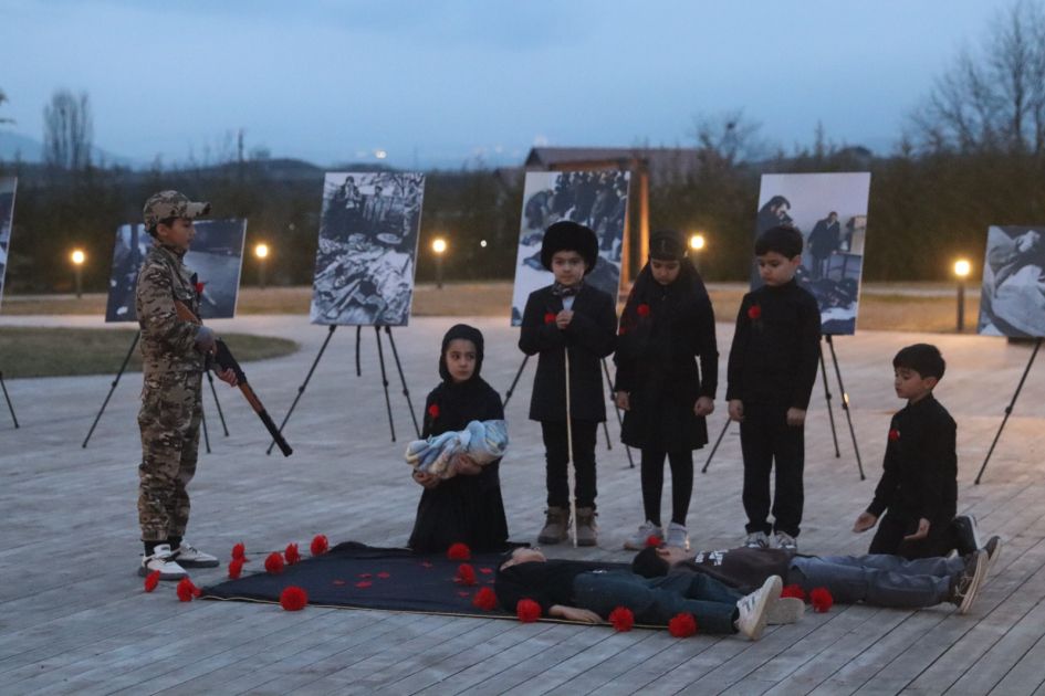 Xocalıda soyqırım qurbanlarının xatirəsinə flaşmob KEÇİRİLDİ - FOTO/VİDEO