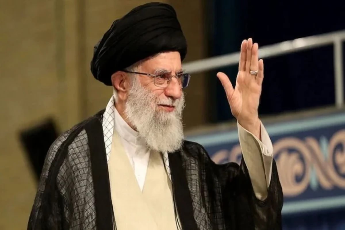 Xameneinin ofisinə hücum edilib - KİV - VİDEO Xameneinin ofisinə hücum edilib - KİV - VİDEO