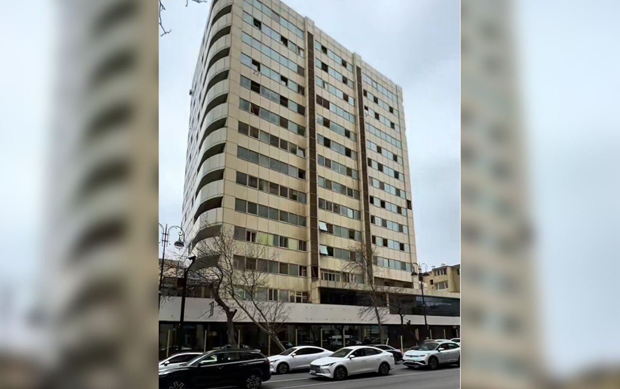 Bakının mərkəzindəki bu binalar sökülür – FOTO Bakının mərkəzindəki bu binalar sökülür – FOTO