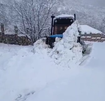 Xınalıq yolu qismən AÇILDI - VİDEO Xınalıq yolu qismən AÇILDI - VİDEO