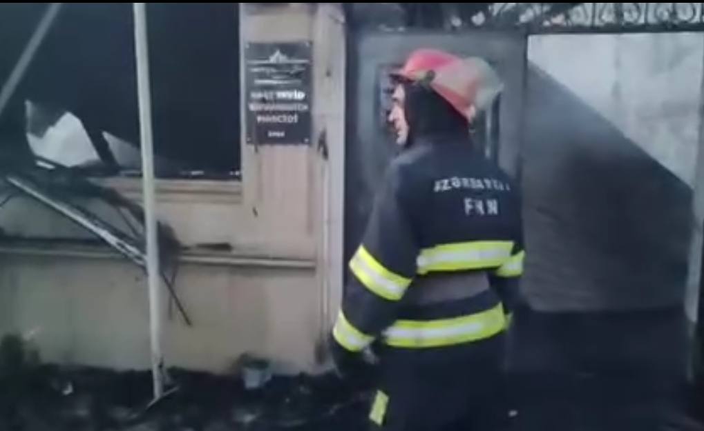 Qubada məscid tamamilə yandı - ÖZƏL - VİDEO