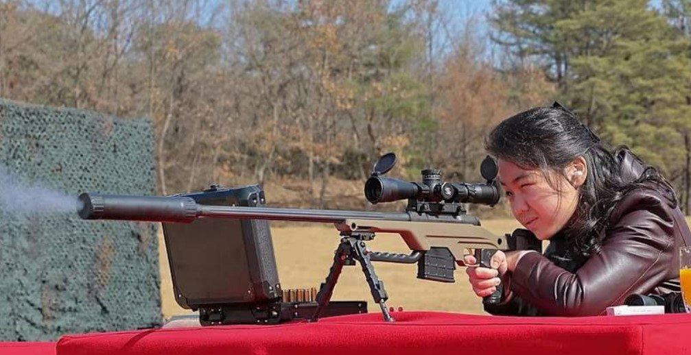Kim Çen İnin qızı snayper tüfəngi ilə görüntüləndi