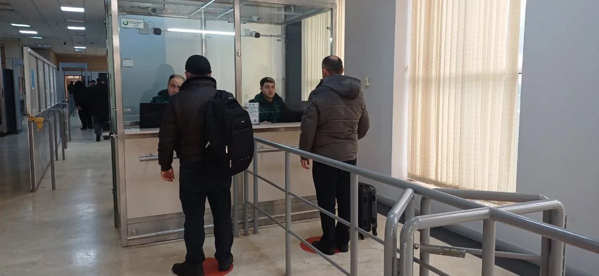 Çinin 3 vətəndaşı İrandan Azərbaycana təxliyə edildi
