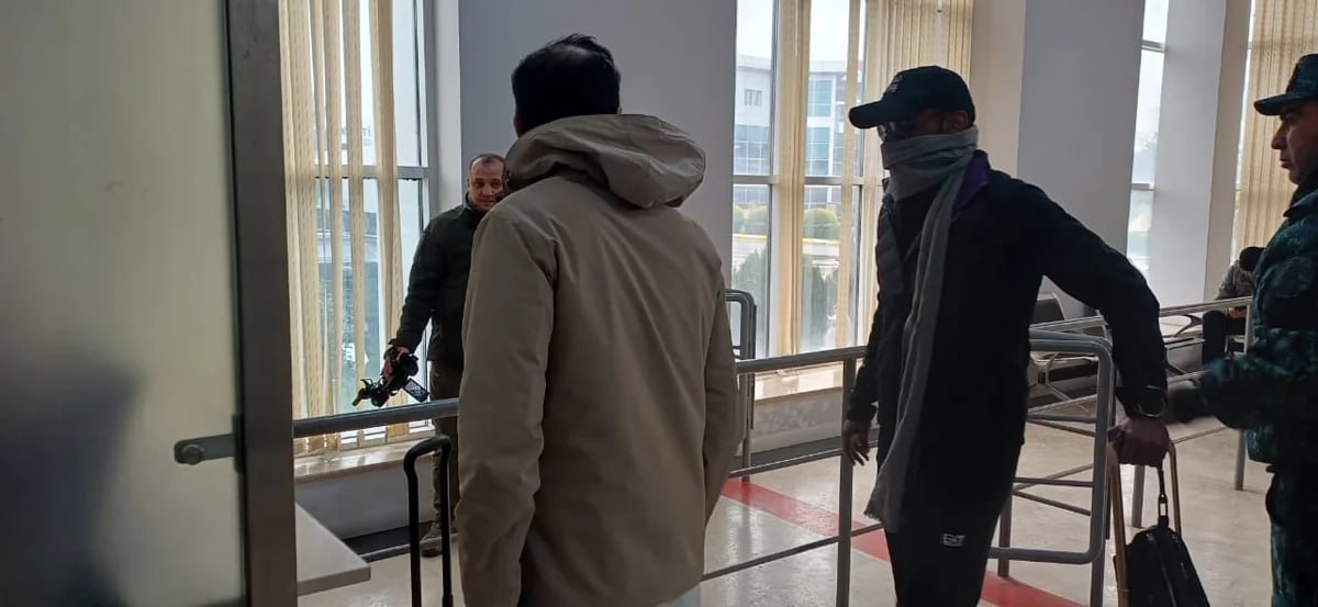 Çin, Polşa, Qətər vətəndaşları, BƏƏ diplomatları İrandan Azərbaycana gəldi