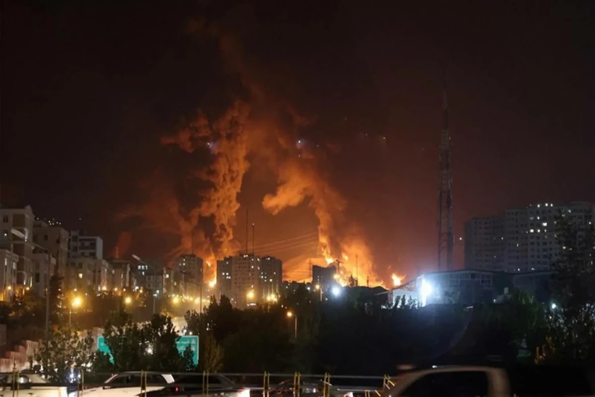 İsrail İran Dövlət Televiziyasının qərargahına zərbələr endirdi - VİDEO