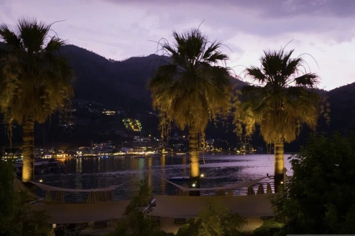 BƏƏ Tehrandakı səfirliyini bağlayır BƏƏ Tehrandakı səfirliyini bağlayır