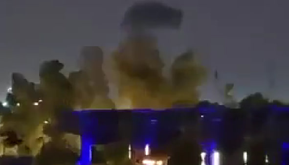 İran ABŞ-ın Ər-Riyaddakı səfirliyinə zərbə endirdi – VİDEO İran ABŞ-ın Ər-Riyaddakı səfirliyinə zərbə endirdi – VİDEO