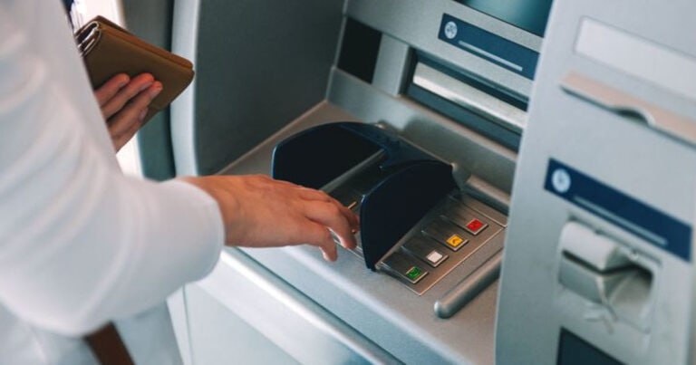 Bu şəxslərin maaşı 50 % ARTIRILDI &ndash; QƏRAR