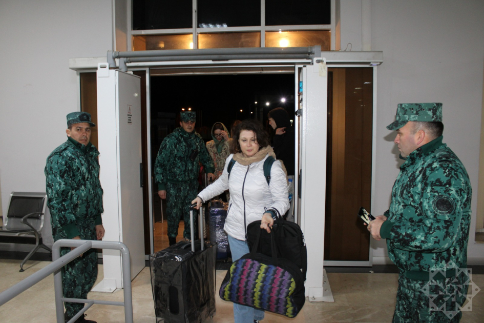 Bir qrup Rusiya vətəndaşı İrandan təxliyə olundu - FOTO