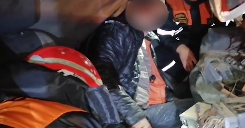 Lökbatanda ağır qəza: Vətəndaşlar belə xilas edildi – VİDEO Lökbatanda ağır qəza: Vətəndaşlar belə xilas edildi – VİDEO