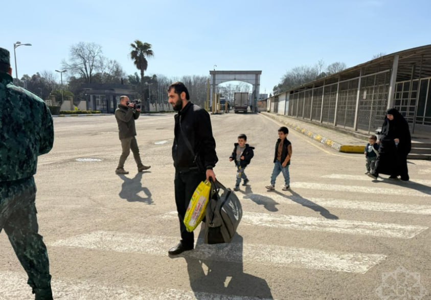 Azyaşlı üzvləri olan ailə İrandan Azərbaycana gətirildi - FOTO