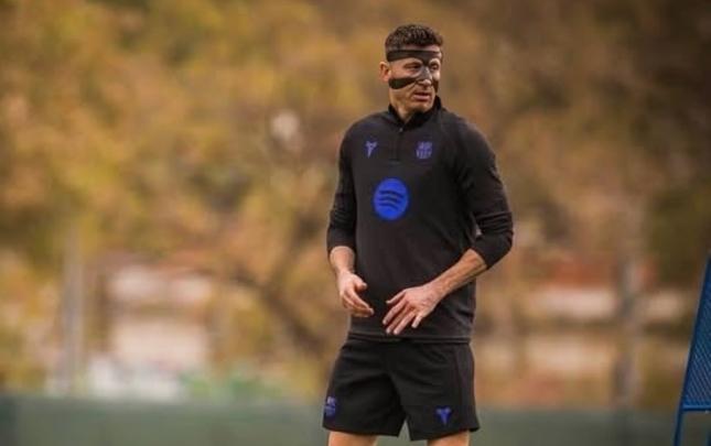 Levandovski qoruyucu maskada məşqlərə BAŞLADI