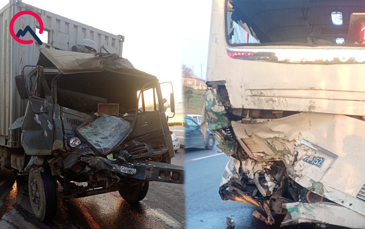Sürücü sükanda yuxuladı - &ldquo;KamAZ&rdquo; marşrut avtobusuna çırpıldı &ndash; FOTO