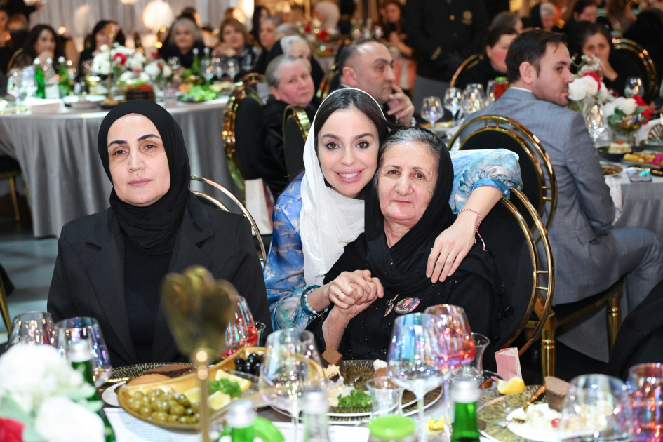 Leyla Əliyeva şəhid ailələri ilə birlikdə iftar süfrəsində iştirak etdi - FOTO