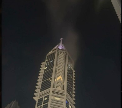 İran PUA-sı Dubayda 90 mərtəbəli göydələnə çırpıldı - VİDEO