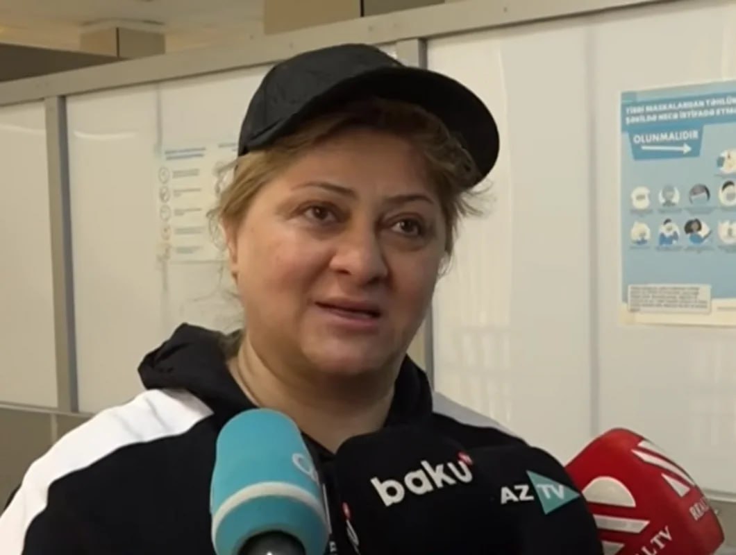 İrandan təxliyə olunan şəxs: "8 il idi ki, Vətənə gələ bilmirdim" - VİDEO