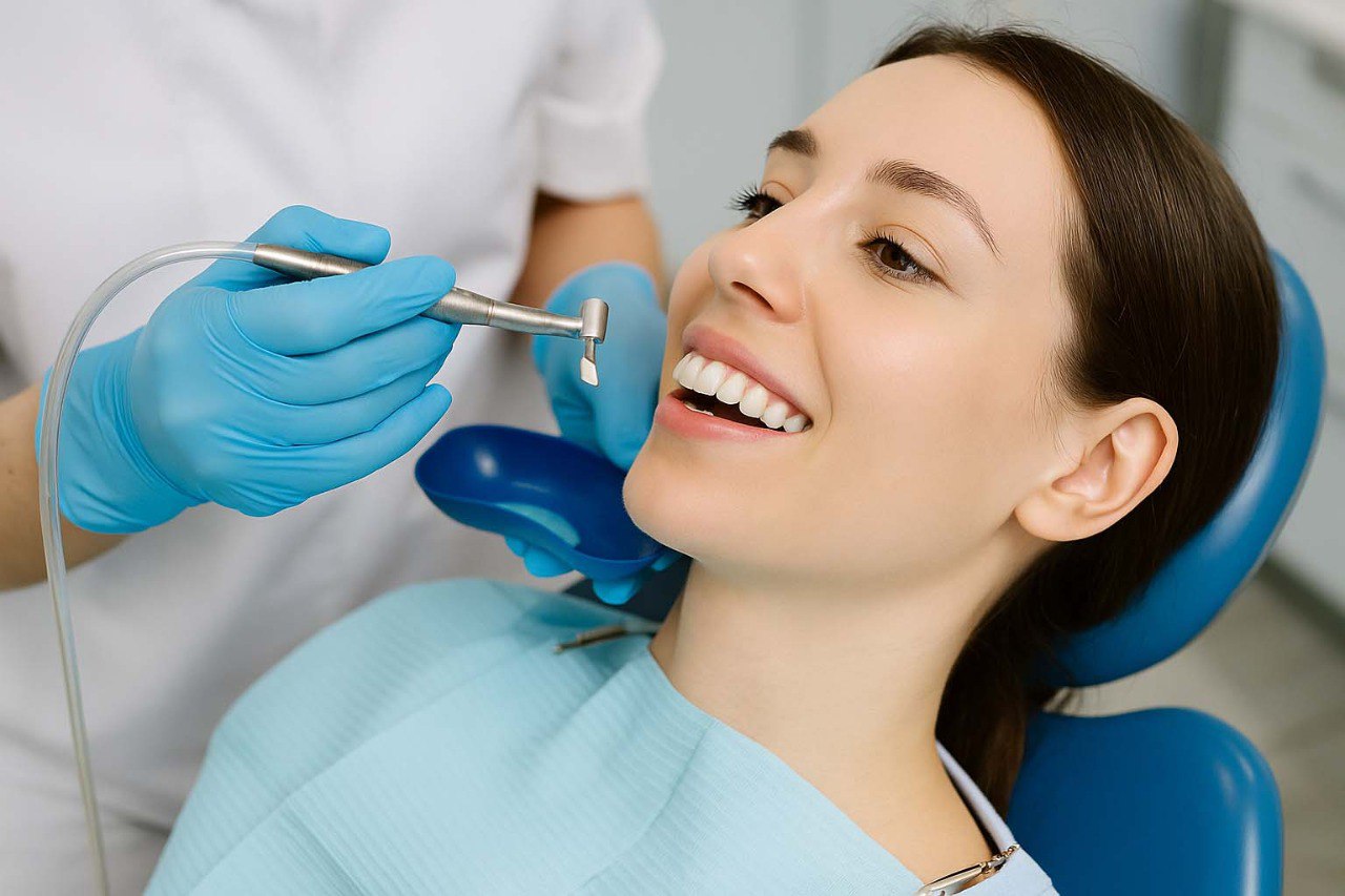 Stomatoloqa müraciət edən qadın sağlam dişlərini də itirib? - VİDEO