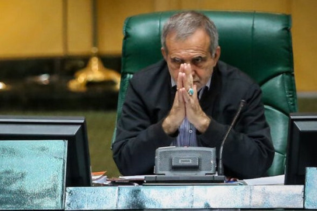 Pezeşkian İranın güc strukturlarını qəzəbləndirib