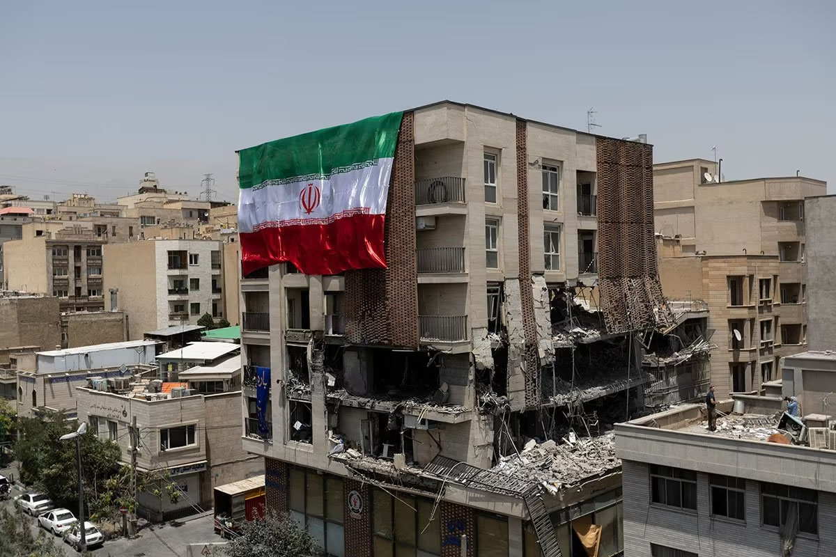 İranın yeni ali liderinin soyadı Xamenei olacaq