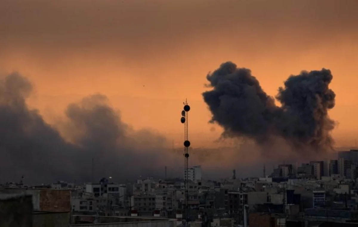 İranda DƏHŞƏT – 1255 nəfər öldü, 12 mindən çox insan... İranda DƏHŞƏT – 1255 nəfər öldü, 12 mindən çox insan...