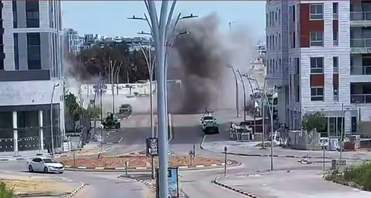 İranın İsrailə raket zərbəsinin ANBAAN VİDEOSU İranın İsrailə raket zərbəsinin ANBAAN VİDEOSU