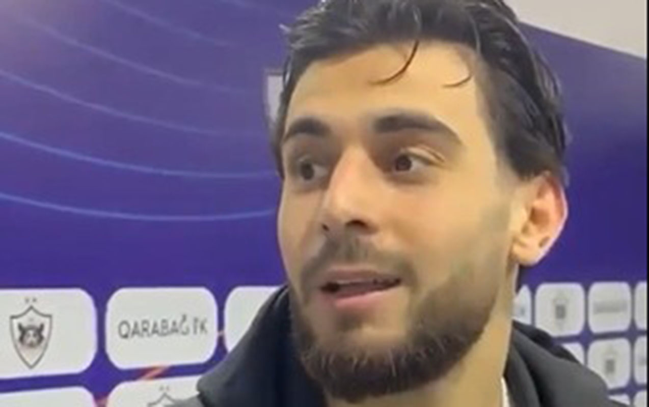 Ramil Elvinin başına şillə vurub danışmağa qoymadı - VİDEO Ramil Elvinin başına şillə vurub danışmağa qoymadı - VİDEO