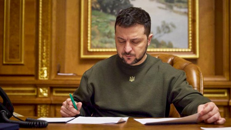 Zelenski hərbi xidmətlə bağlı yeni qanun imzaladı - Bunu mübahisəli hesab edənlər də var