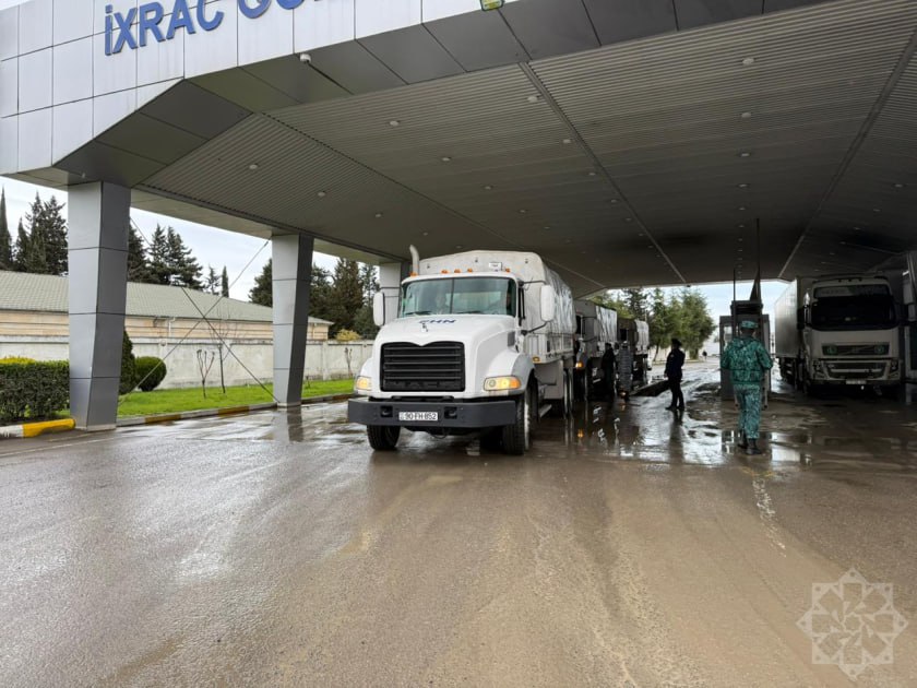 İrana göndərilən humanitar yardım Astara sərhədinə çatdı - FOTO