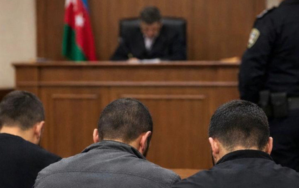 Qaçırdığı qızı zorla videoya çəkdi - Dostları ilə birgə tutuldu