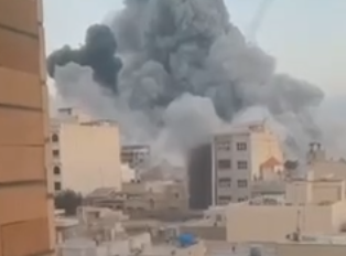 Qumda kəşfiyyat idarəsinin binası partladıldı &ndash; VİDEO