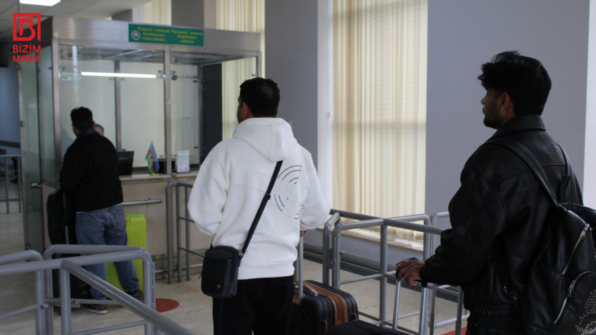 Hindistan vətəndaşları İrandan Azərbaycana GƏLDİ - FOTO