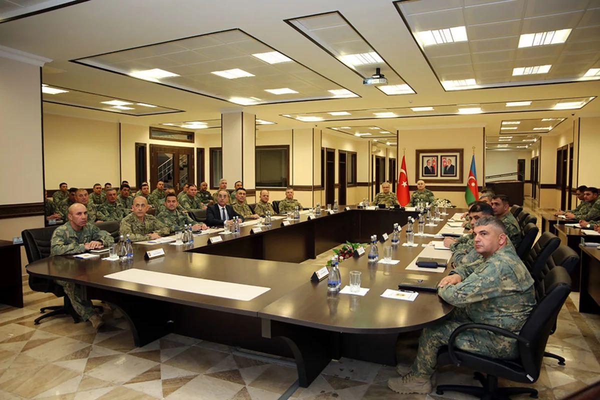 Türkiyə Ordusunun Quru Qoşunları komandanı Naxçıvanda - FOTO