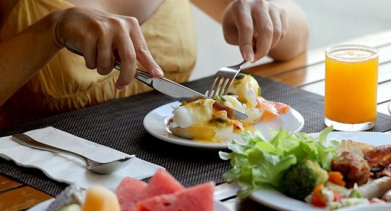 Həkimdən vacib xəbərdarlıq: Günə bu qidalarla başlayın