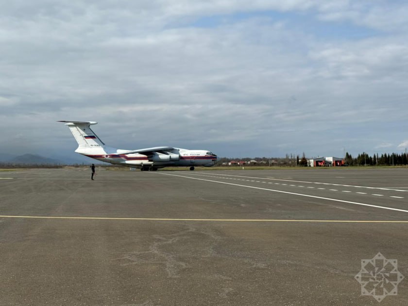 Rusiya təyyarəsi Lənkəran hava limanına endi: İrana humanitar yardım gətirib - FOTO
