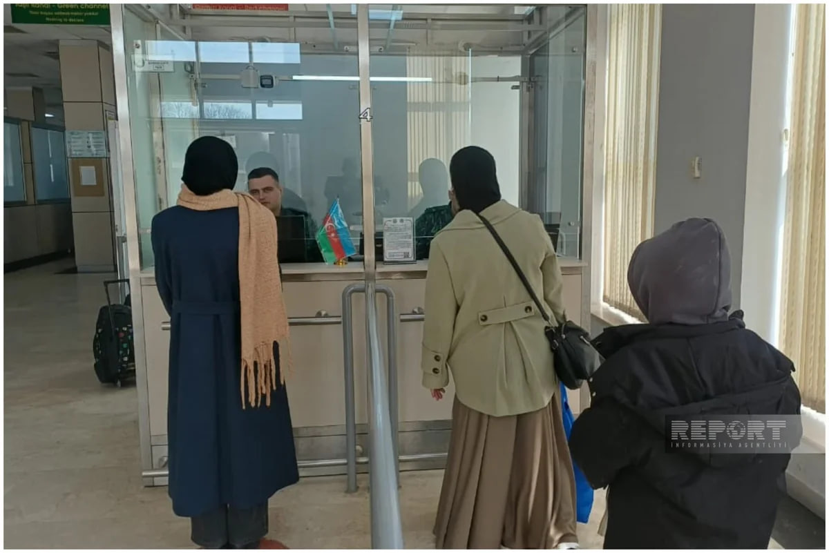 Bu gün İrandan daha 13 nəfər TƏXLİYƏ OLUNDU - FOTO