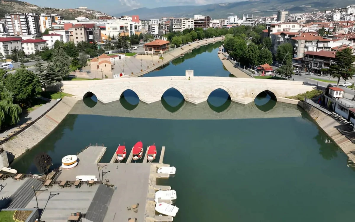 Türkiyədə güclü zəlzələ olub