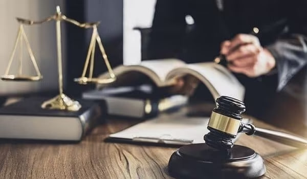 Milli Qəhrəmanının oğlu vəkil oldu - FOTO