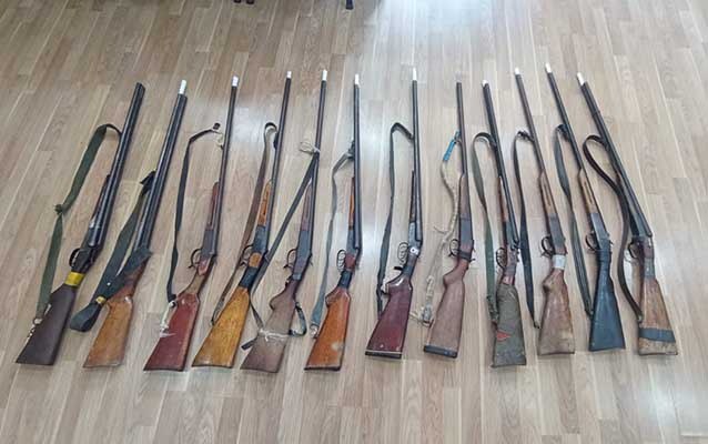 Polis qanunsuz saxlanılan daha 5 avtomatı aşkarladı