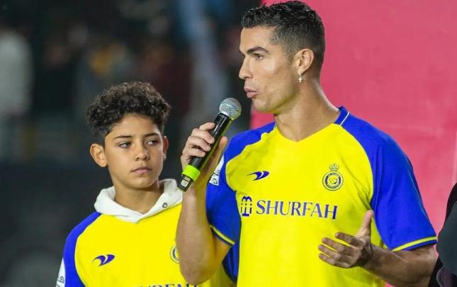 Ronaldonun oğlu baş məşqçiyə əsəbləşdi - VİDEO