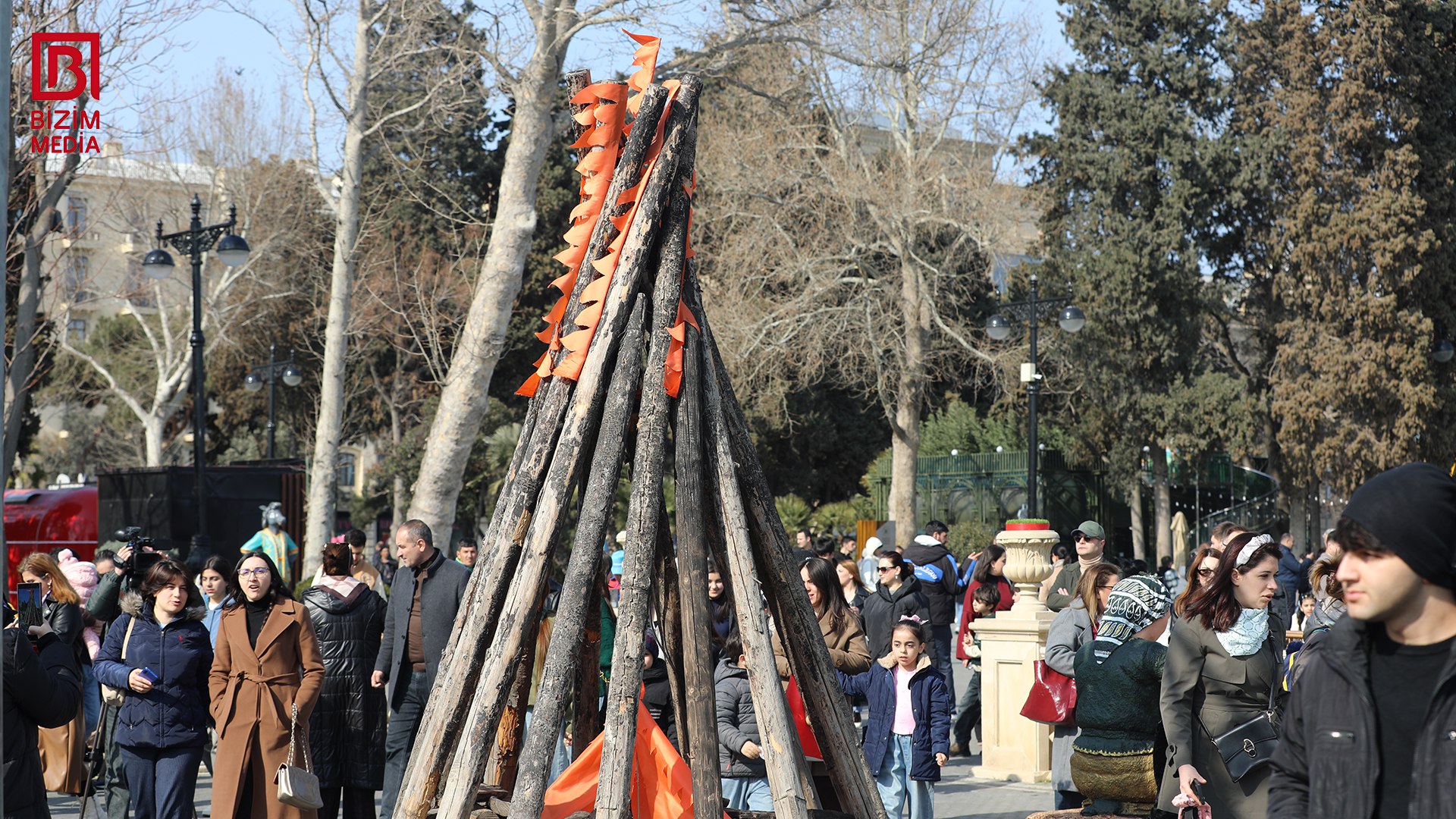 Bakı bulvarında bayram həyəcanı - FOTOREPORTAJ Bakı bulvarında bayram həyəcanı - FOTOREPORTAJ