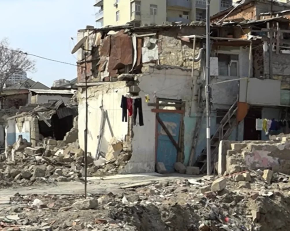 Bakıda evləri sökülən kiçik mülk sahibləri böyük mənzil tələb edirlər - VİDEO