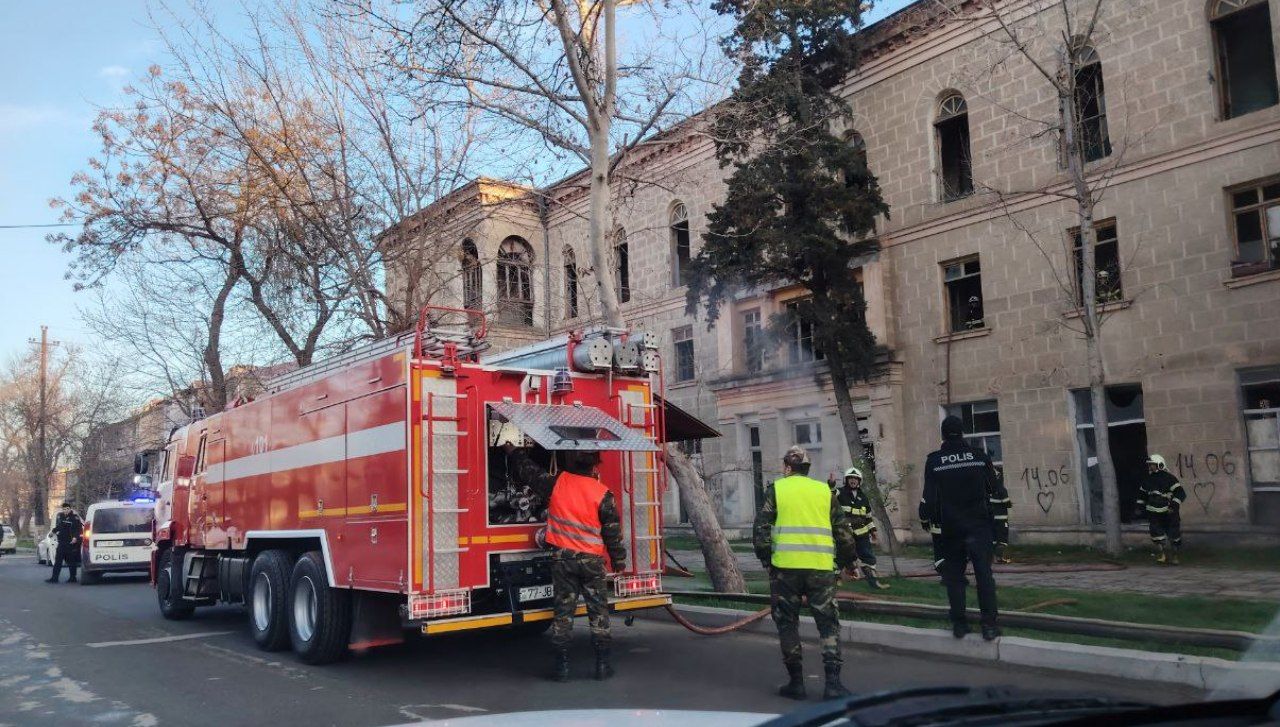 Yevlaxda yaşayış binasında YANĞIN OLUB - FOTO