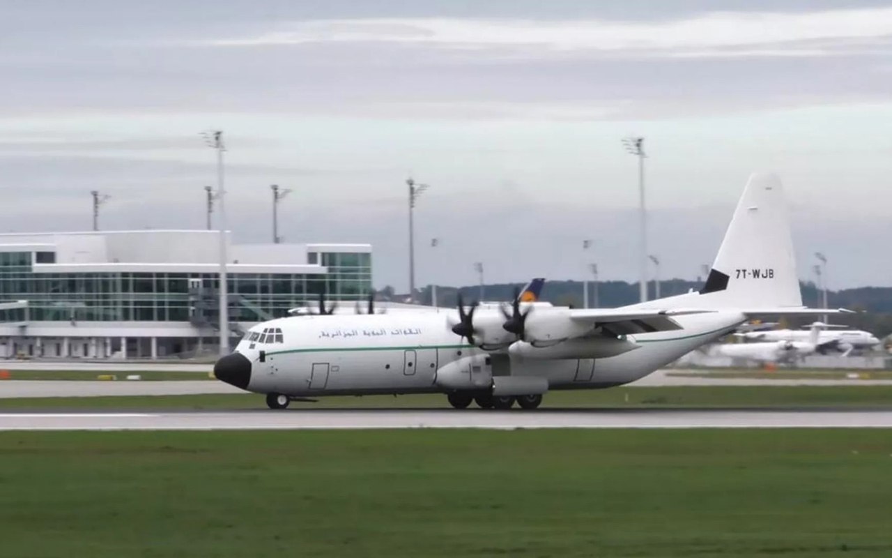 Əlcəzairin hərbi təyyarəsi Ermənistandan keçməklə Azərbaycana uçub