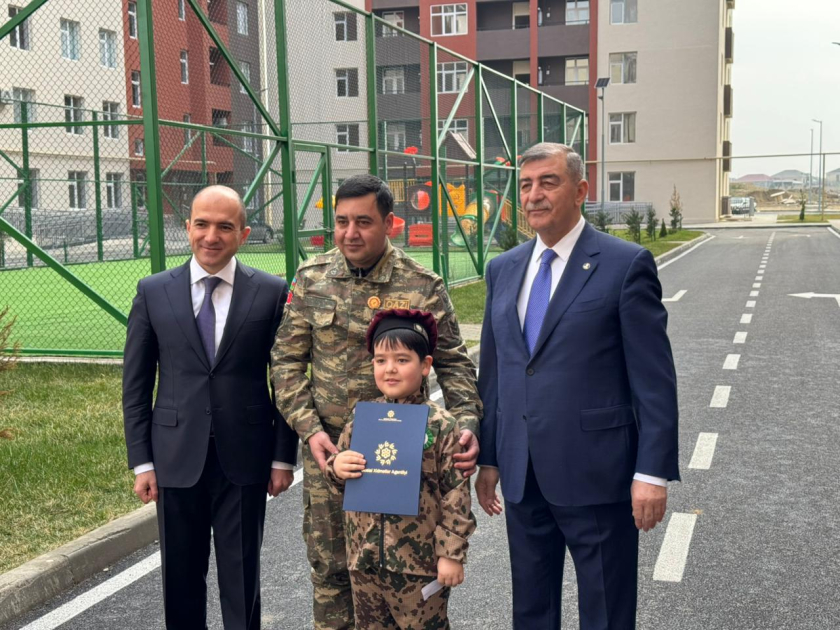 Bu şəxslərə mənzil verildi - FOTO Bu şəxslərə mənzil verildi - FOTO