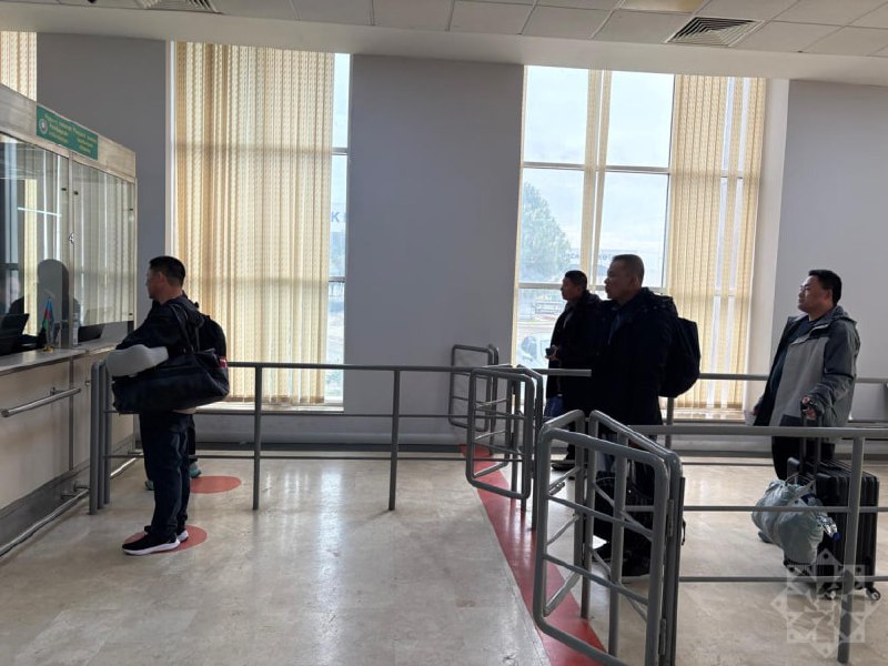 Xarici vətəndaşların İrandan Azərbaycana təxliyəsi edir &ndash; FOTO