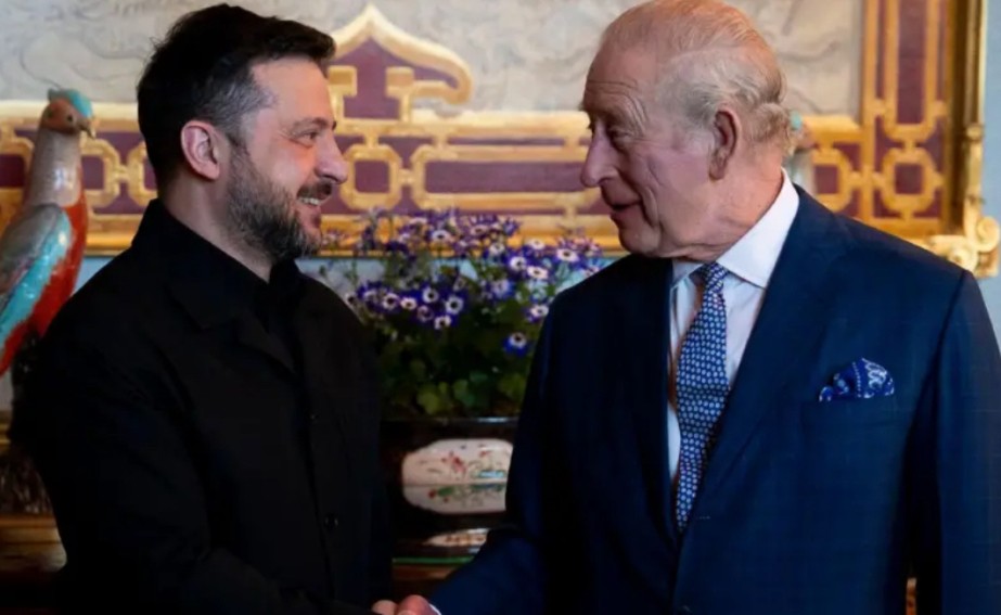 Zelenski Britaniya kralına &ldquo;iPad&rdquo; HƏDİYYƏ ETDİ &ndash; VİDEO