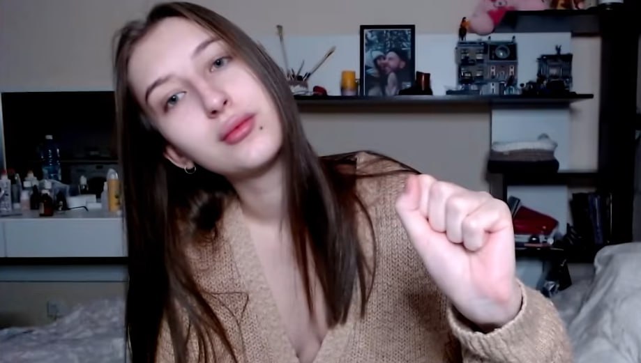 Xaricdəki şantaj qrupunun görüntülərindən istifadə etdiyi qız kimdir? &ndash; VİDEO