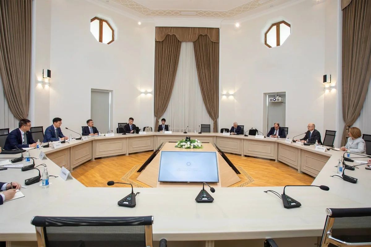 Çin şirkəti ilə bərpa olunan enerji layihələri MÜZAKİRƏ EDİLDİ - FOTO