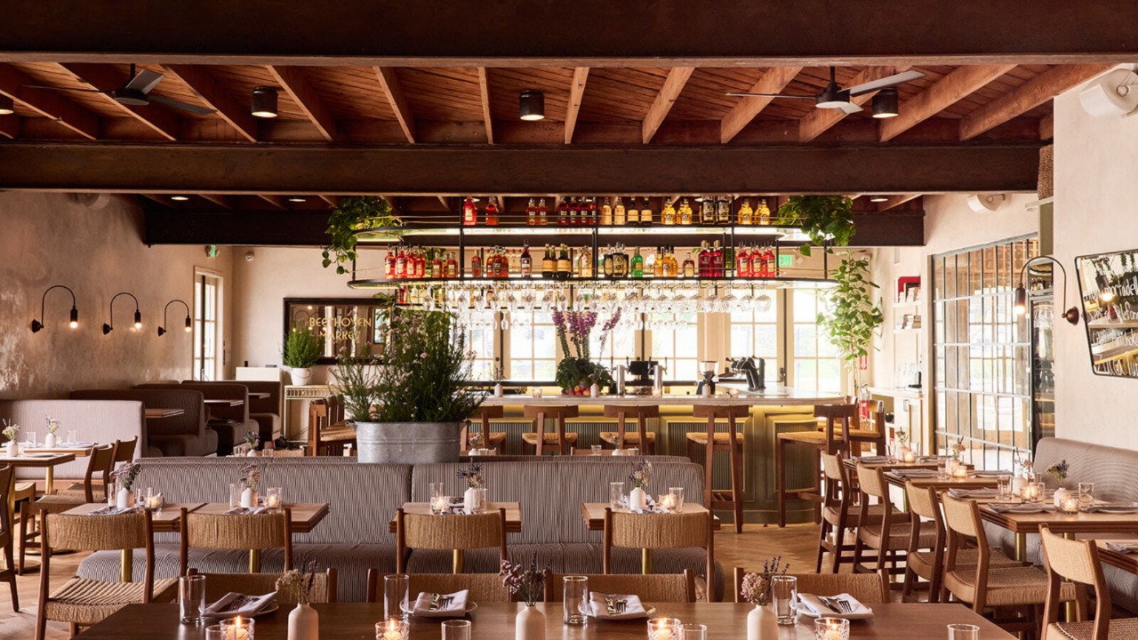 Bu ölkədə mağazalar, restoranlar və ticarət mərkəzləri tez bağlanacaq &ndash; SƏBƏB